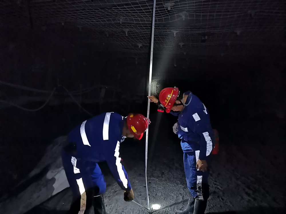 井下事情现场  杨志立拍摄.jpg