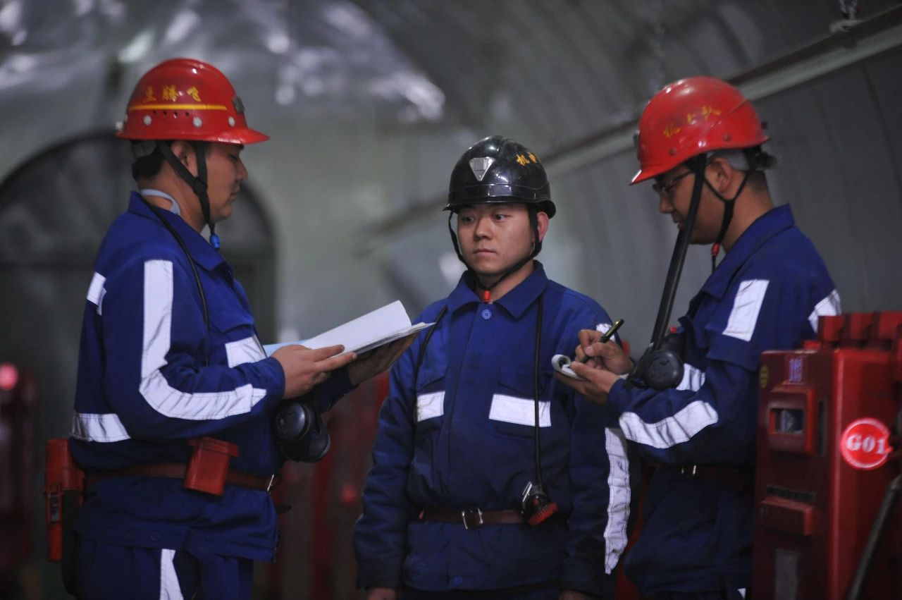 图一：11207回顺1号配电点，，，，，走动式管理（清静管理中心盛一丹）.jpg