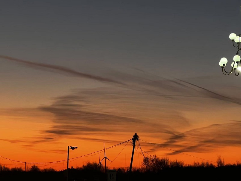 图二 超凡娱乐官网晚霞 智能化管理办公室 张贵轩.jpg